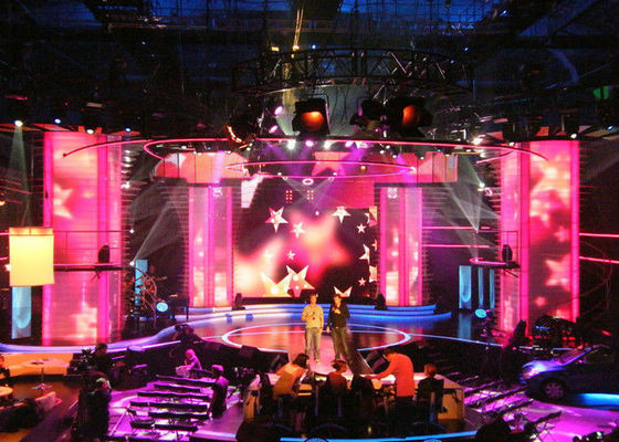 Elastyczny kolorowy ekran LED Ekran kurtyny scenicznej LED 4 mm Piksele Oszczędność energii