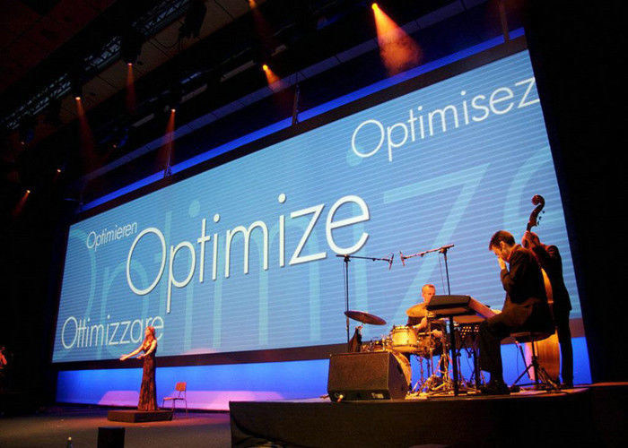 Czarna lampa Wewnętrzny stały wyświetlacz LED SMD 1R1G1B Do montażu na ścianie do pokoju konferencyjnego