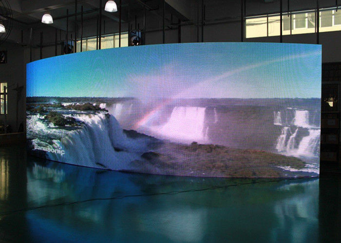 Zakrzywiony ekran LED P5 o wysokiej rozdzielczości, kolorowy SMD 3 w 1 dla Stange / Concert