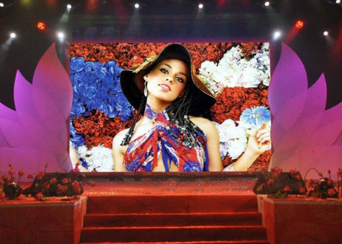 Ekran LED Ultra Brightness Tło sceny Elastyczny kurtynowy wyświetlacz LED P4,8 mm